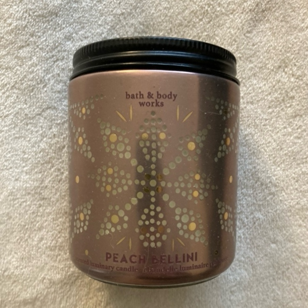 NEW Peach bellini bath and body works single wick candle, smells amazing - Picture 2 of 2
